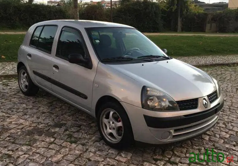 Renault Clio Clio 1.2 16V Privilege 3