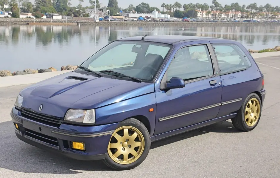 Renault Clio Clio 1.2 RT 6