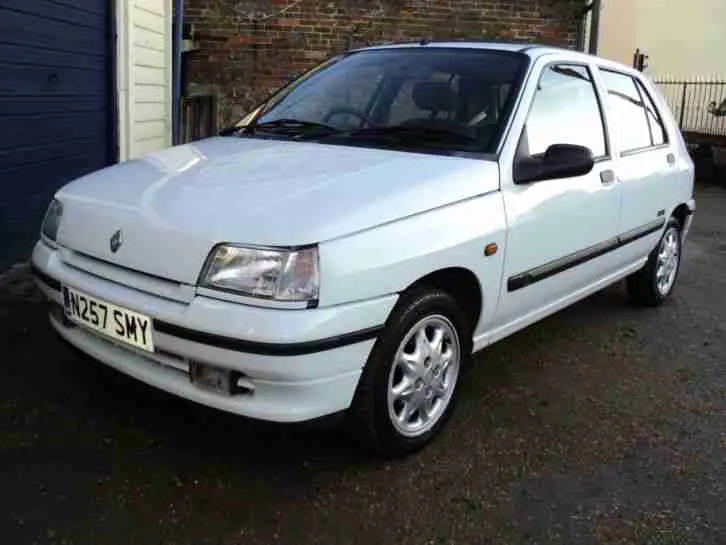 Renault Clio Clio 1.2 RT 1