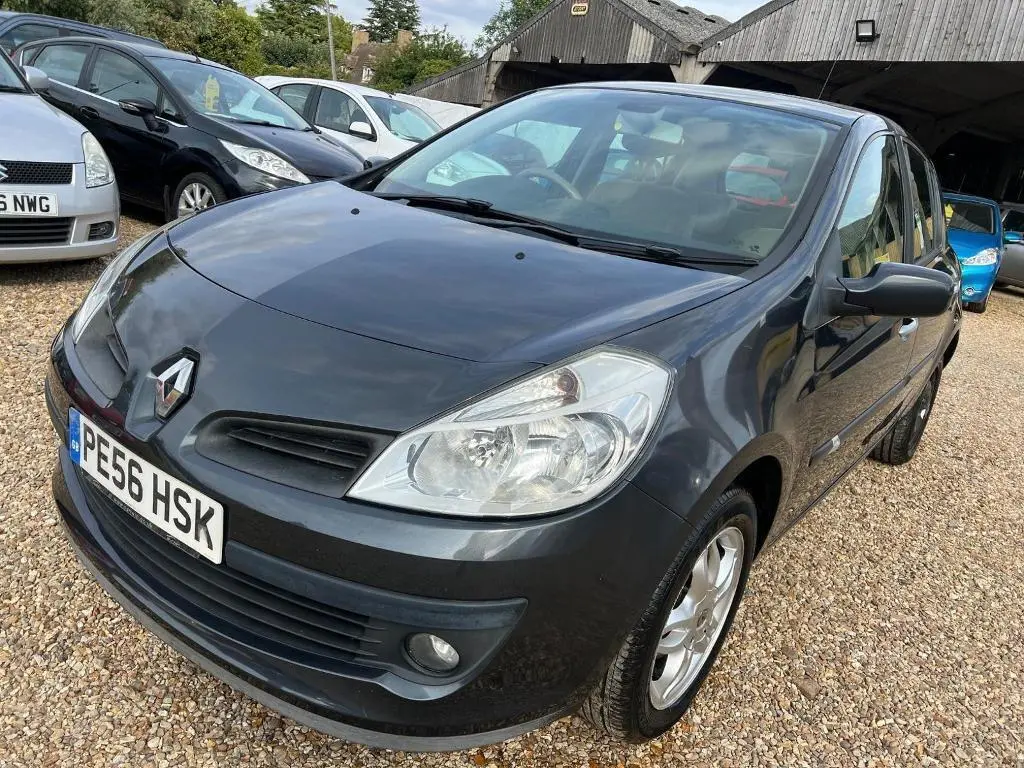 Renault Clio Clio 1.4 16V Authentique 4