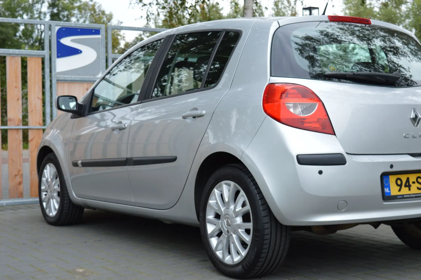Renault Clio Clio 1.4 16V Dynamique BVA 3
