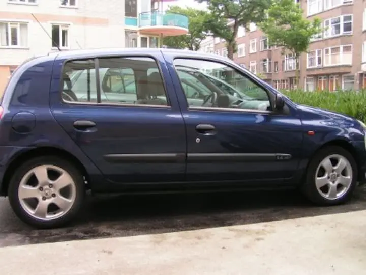Renault Clio Clio 1.4 16V Privilege 4