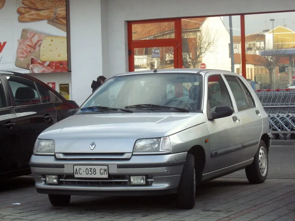 Renault Clio Clio 1.4 RT 4