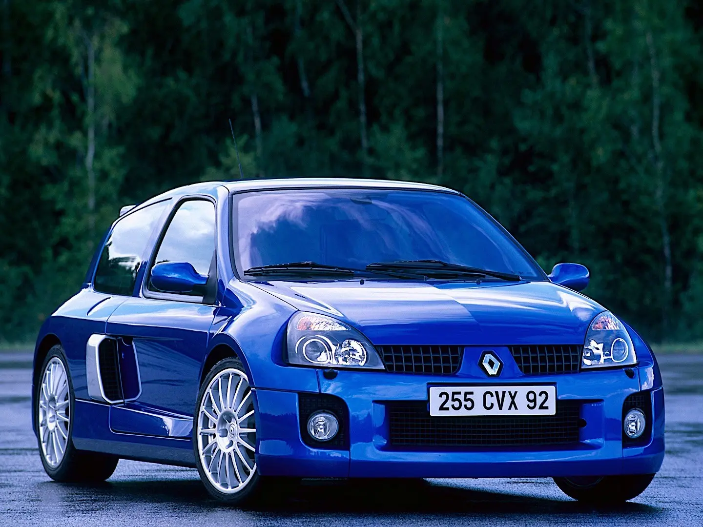 Renault Clio Clio 3.0 V6 RS 5