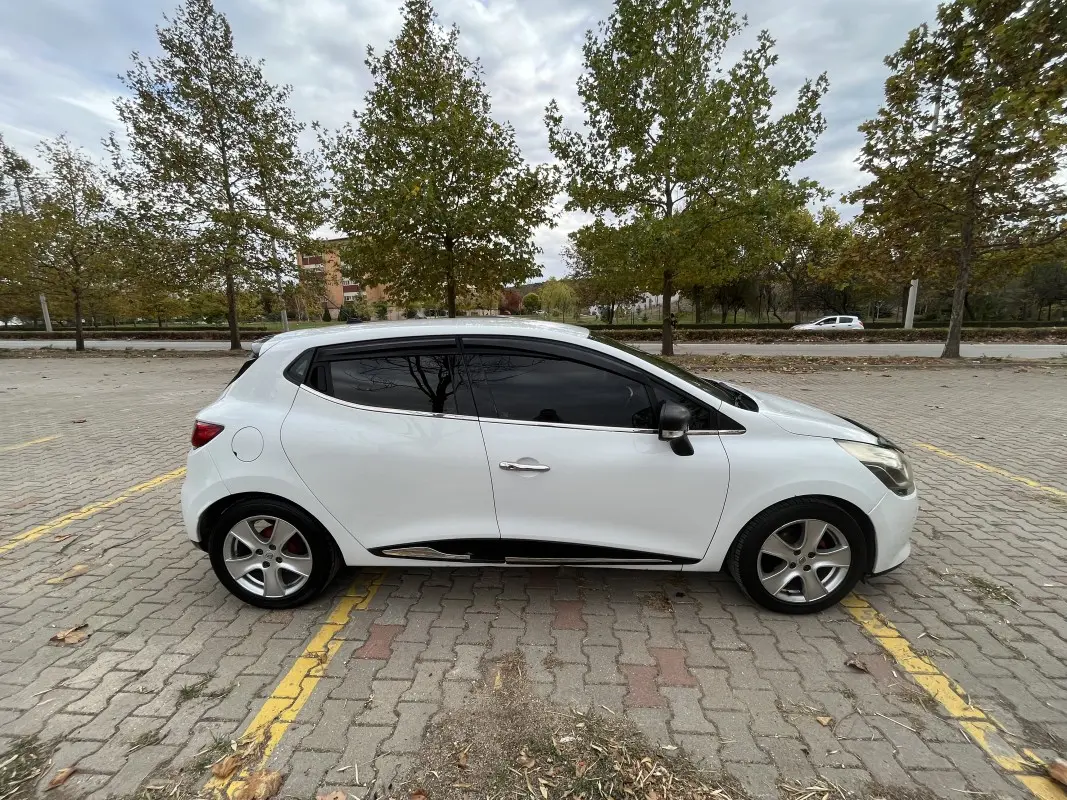 Renault Clio Clio 0.9 TCe Turbo Start&Stop Touch 1