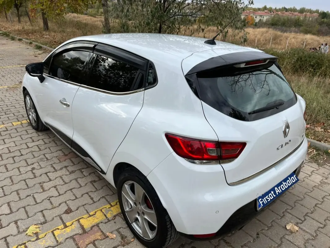 Renault Clio Clio 0.9 TCe Turbo Start&Stop Touch 2