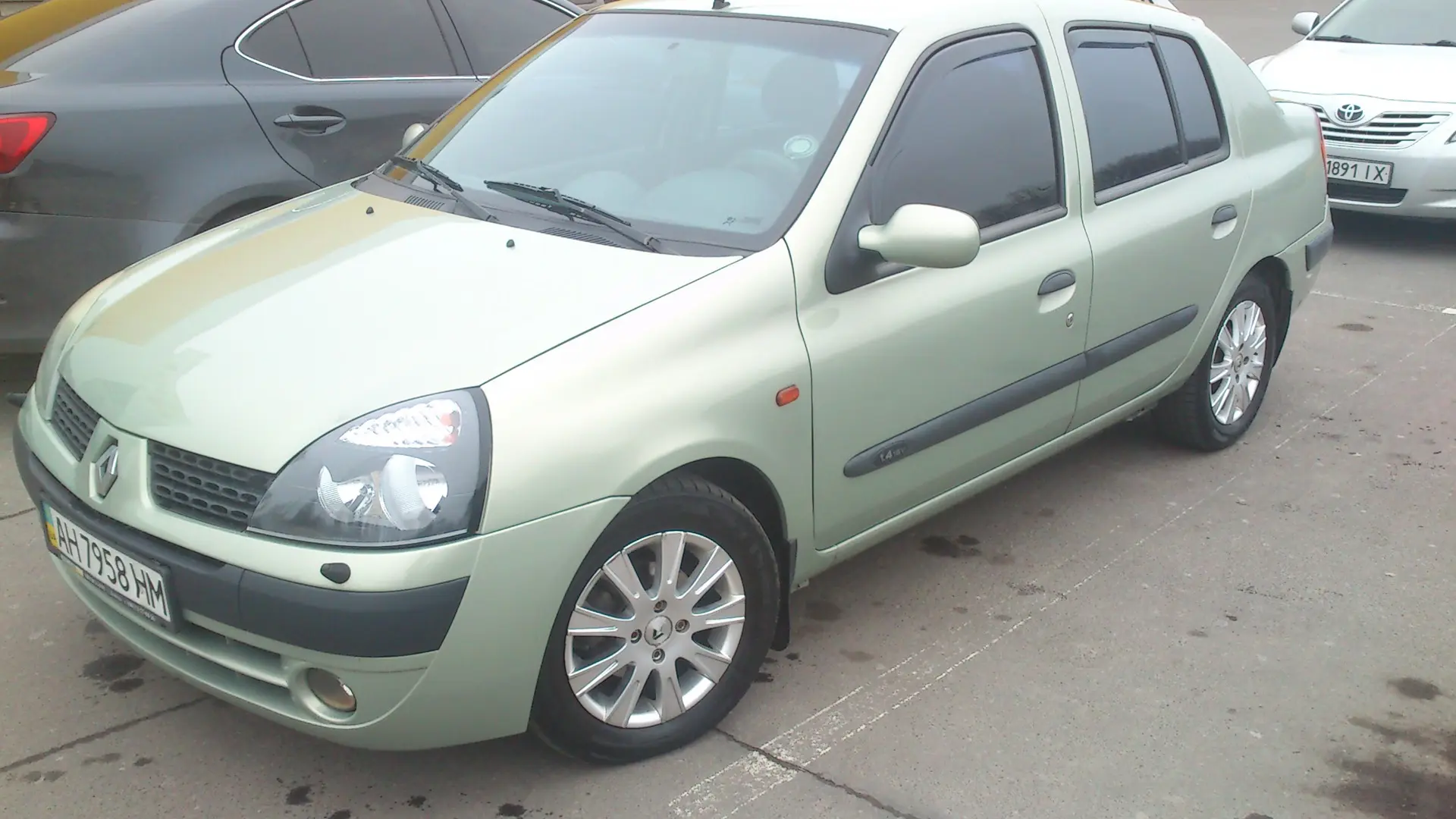 Renault Clio Clio Symbol 1.4 8V Fidji 4