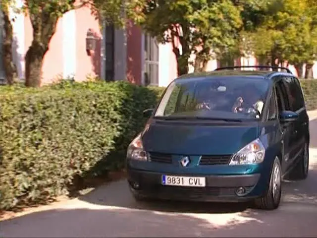Renault  Grand Espace 2.2 dCi Privilege 4