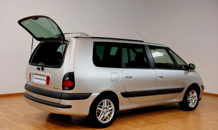 Renault  Grand Espace 2.2 dCi Privilege 2