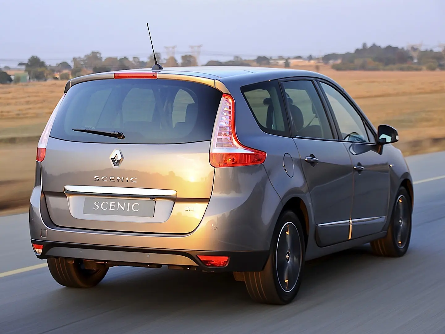 Renault Grand Scenic Grand Scenic 1.5 DCI Icon 7 Koltuk EDC  3