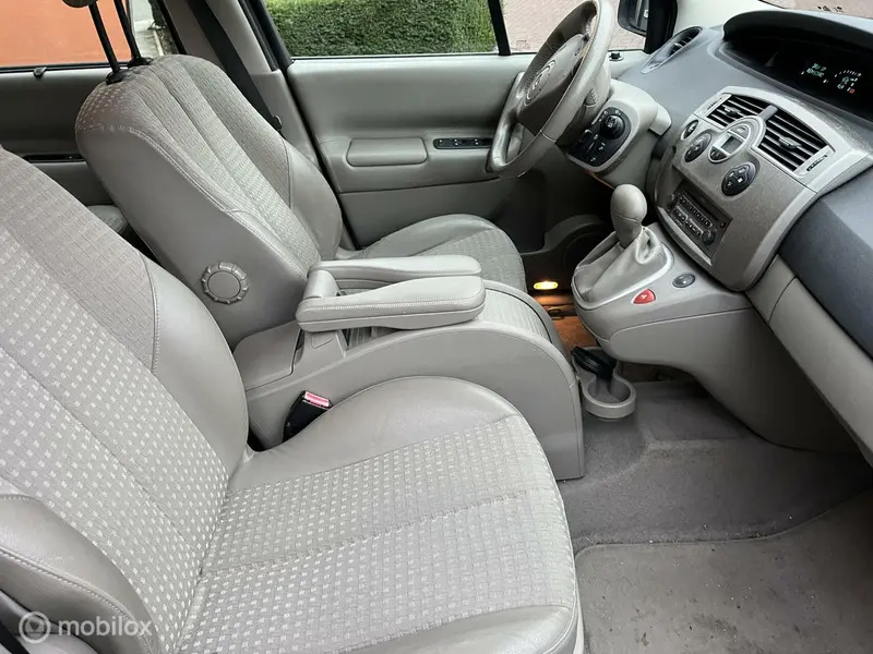 Renault Grand Scenic Grand Scenic 2.0 Privilege 6