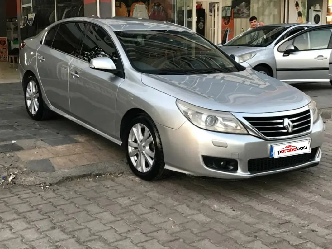 Renault Latitude Latitude 2.0 DCI Privilege BVA 0