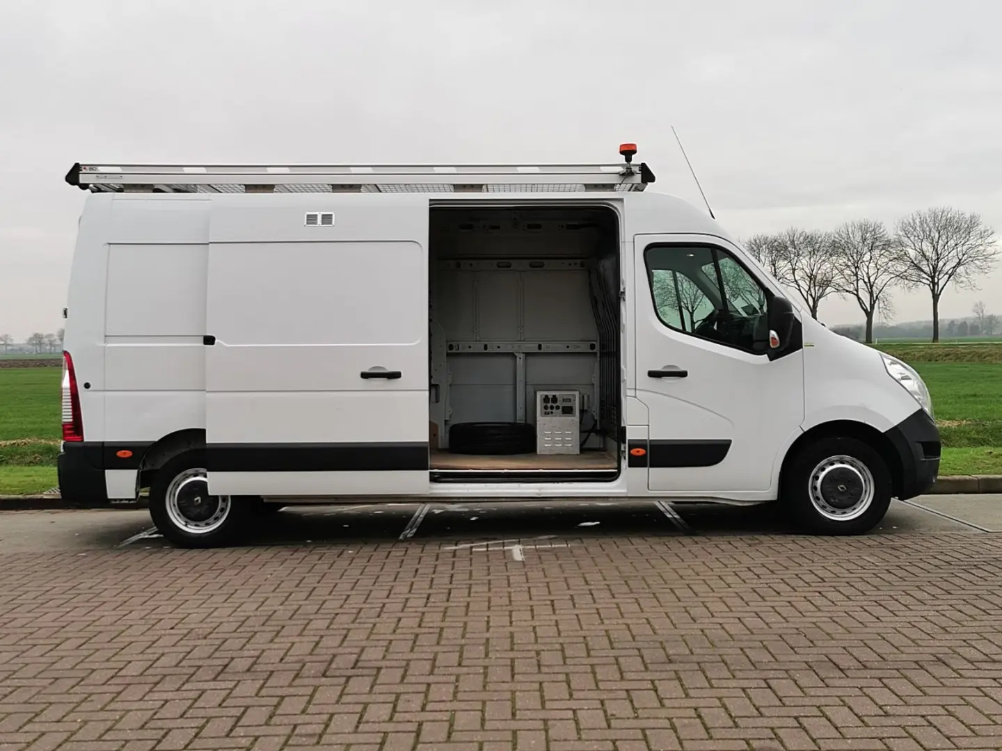 Renault Master Master 2.3 Turbo L4H3 (17 m3) S&S 4