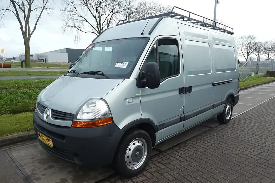 Renault Master Master 2.5 dCi 8m3 4