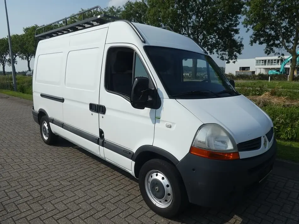 Renault Master Master 2.5 dCi L2H2 10.8 m3 6