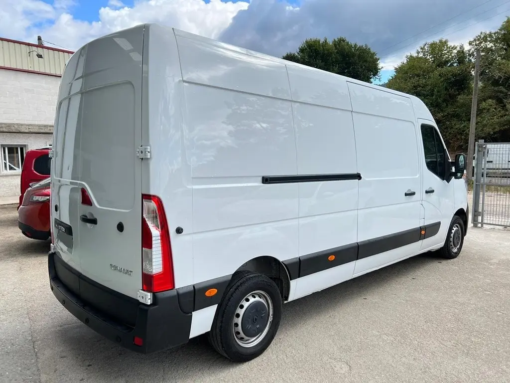 Renault Master Master 2.5 dCi L3H2 12.6 m3 6