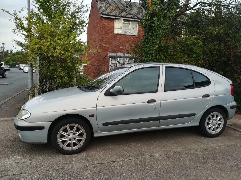 Renault Megane Megane 1.4 Authentique 2