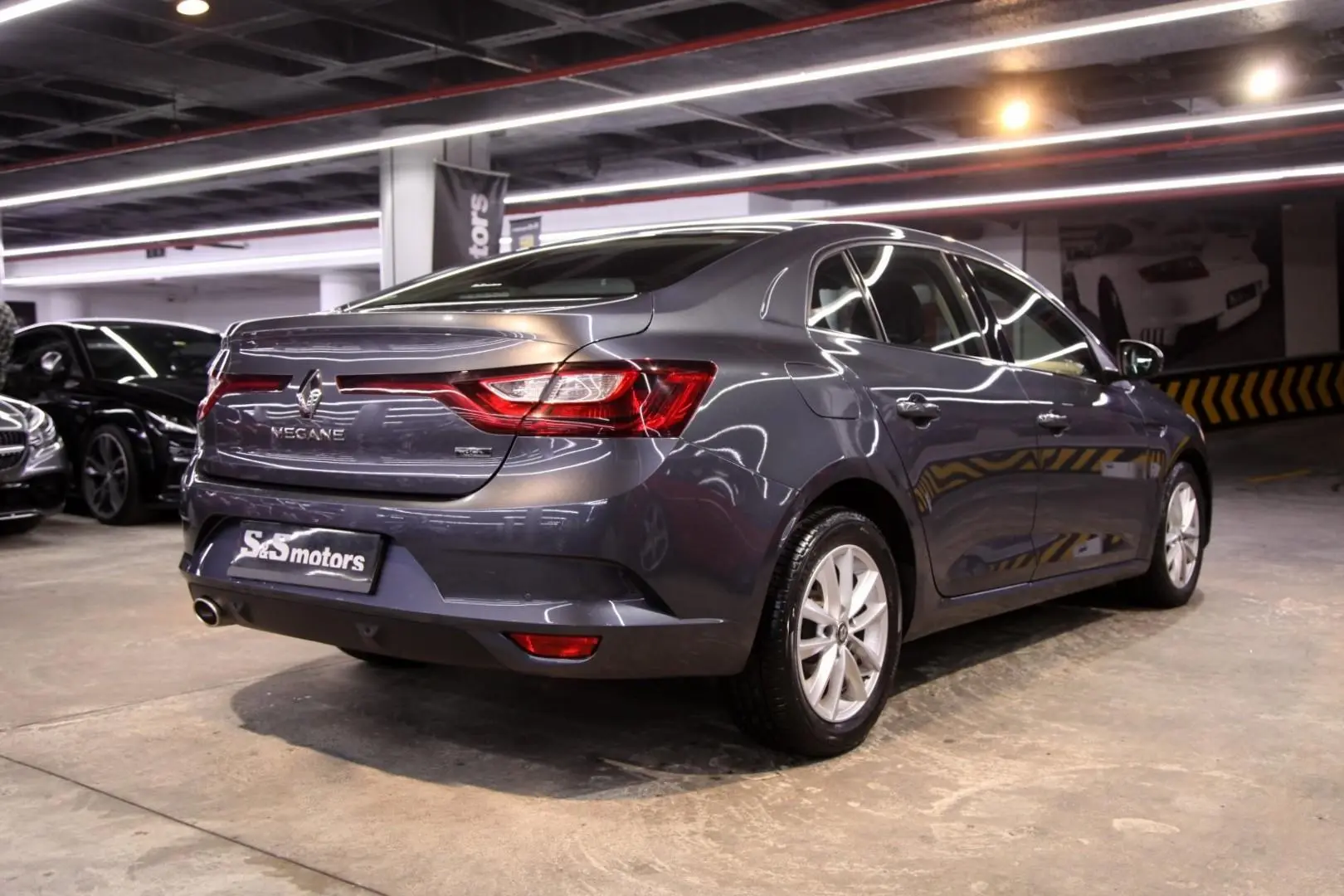 Renault Megane Megane 1.5 DCI Touch Plus EDC 5