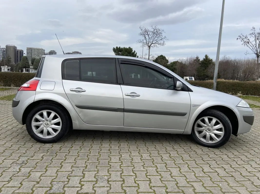 Renault Megane Megane 1.6 16V Expression BVA 0