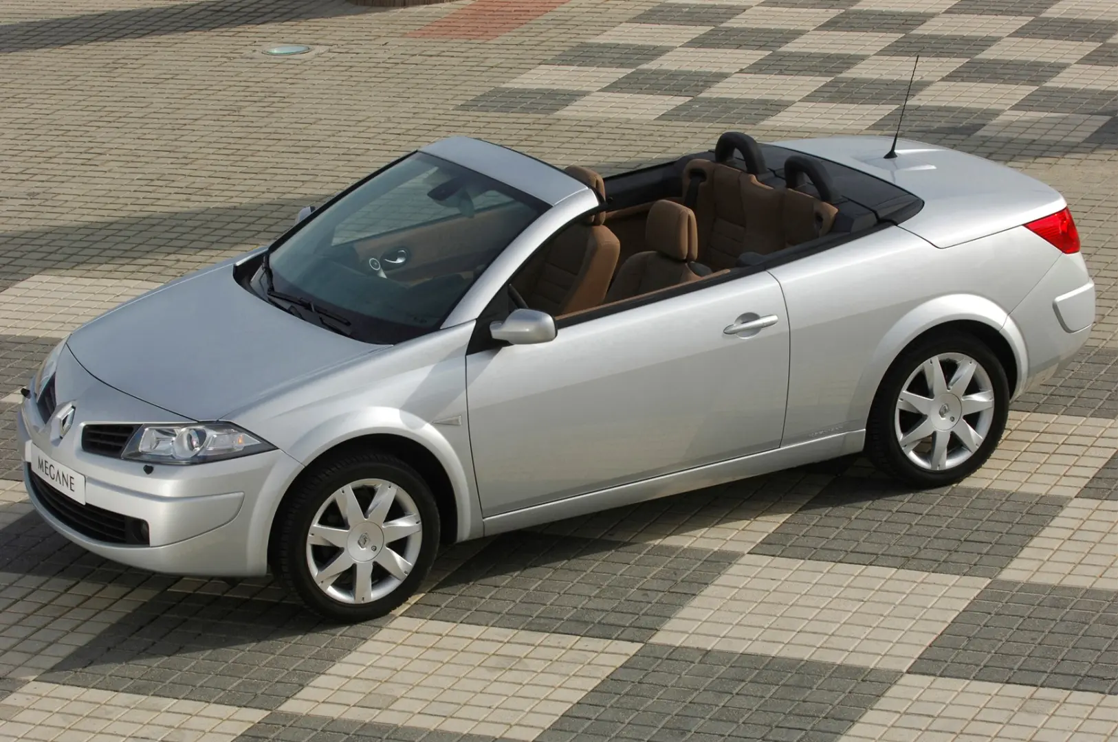 Renault Megane Megane CC 2.0 DCI Dynamique 4