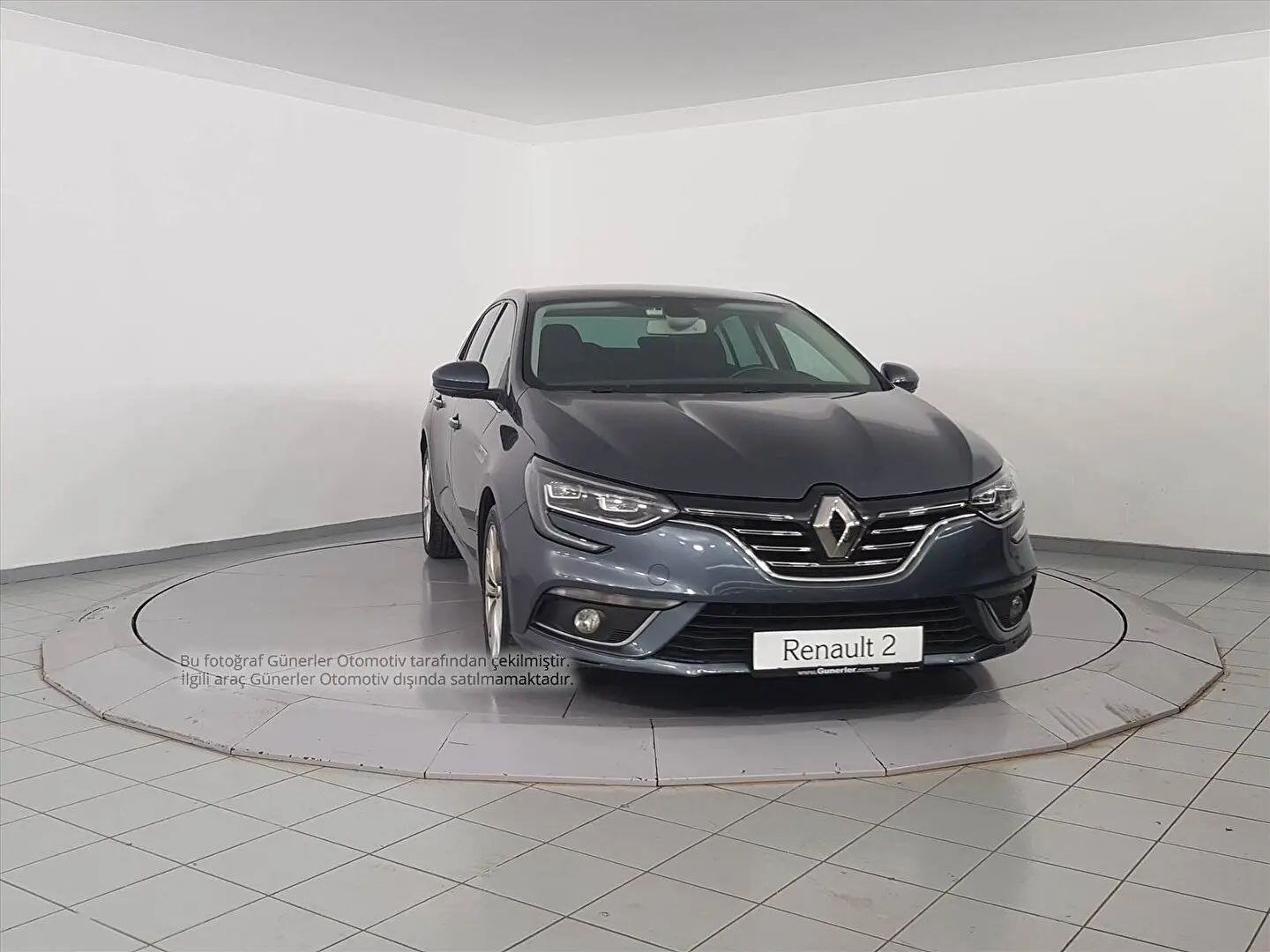 Renault Megane Megane Sedan 1.3 TCe Icon EDC 2