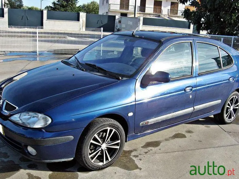 Renault Megane Megane Sedan 1.4 16V Alize 4