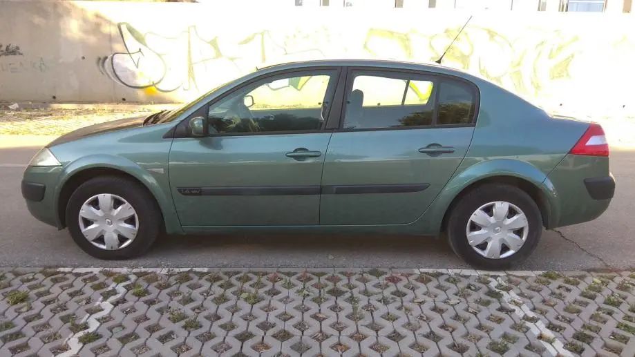 Renault Megane Megane Sedan 1.4 Premiere 7