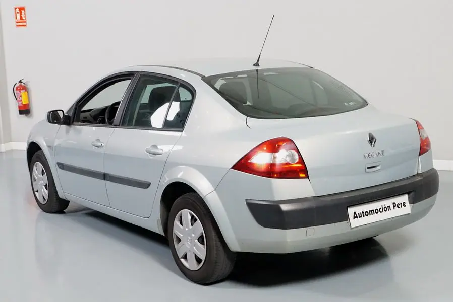 Renault Megane Megane Sedan 1.5 DCI Authentique BVA 4