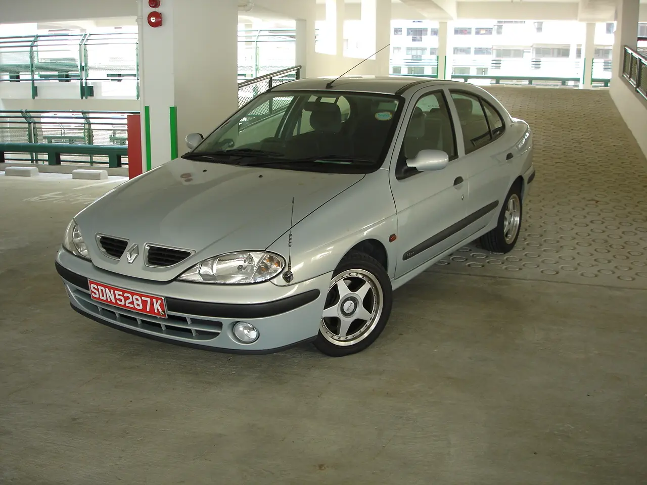 Renault Megane Megane Sedan 1.6 16V Alize 4