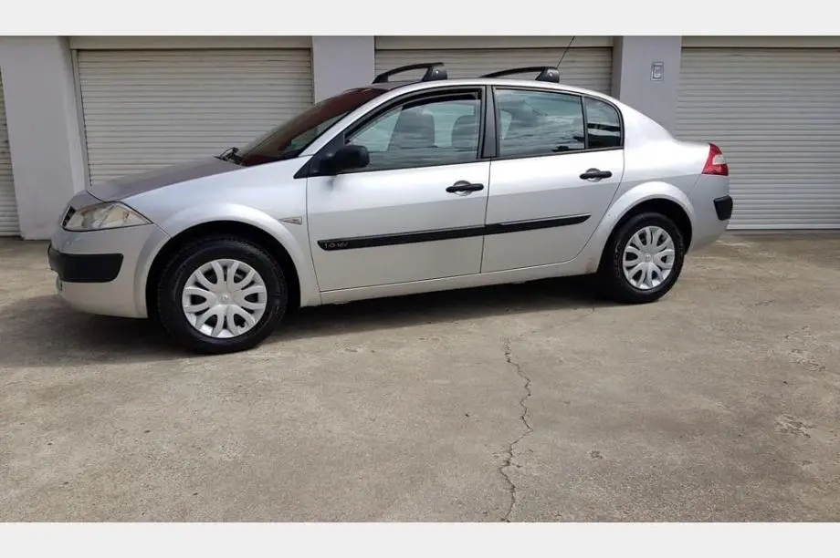 Renault Megane Megane Sedan 1.6 16V Authentique 5