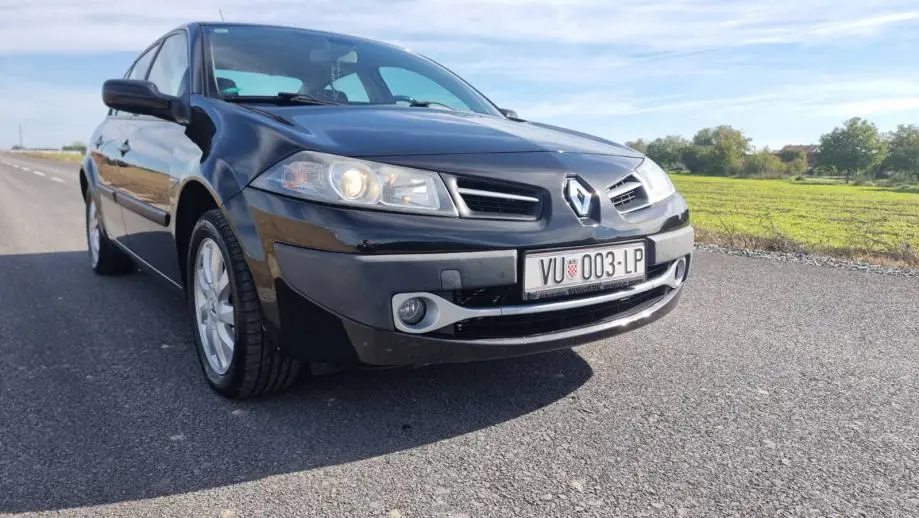 Renault Megane Megane Sedan 1.6 16V Exception 3
