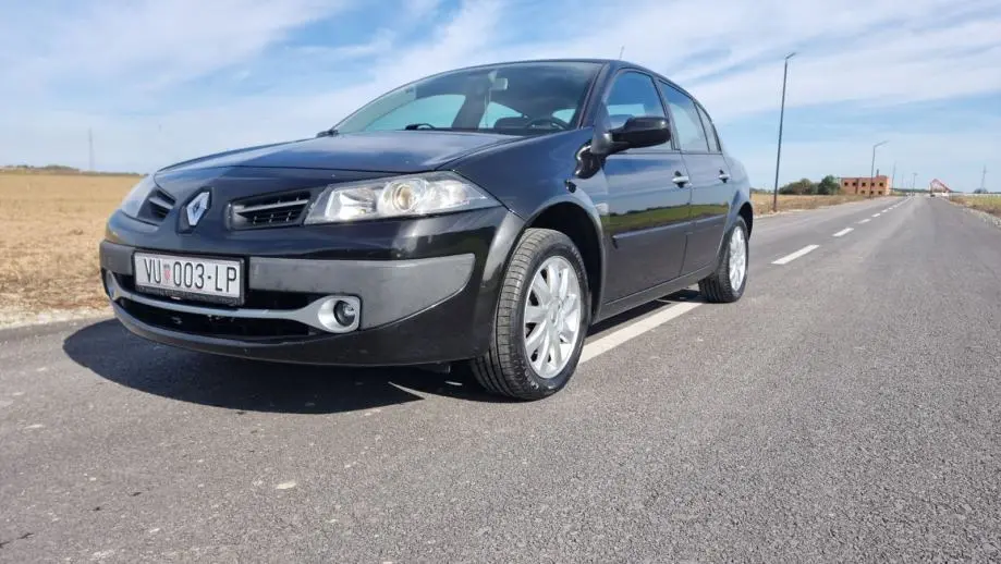 Renault Megane Megane Sedan 1.6 16V Exception 4