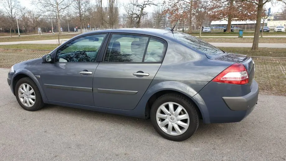 Renault Megane Megane Sedan 1.6 16V Privilege 2