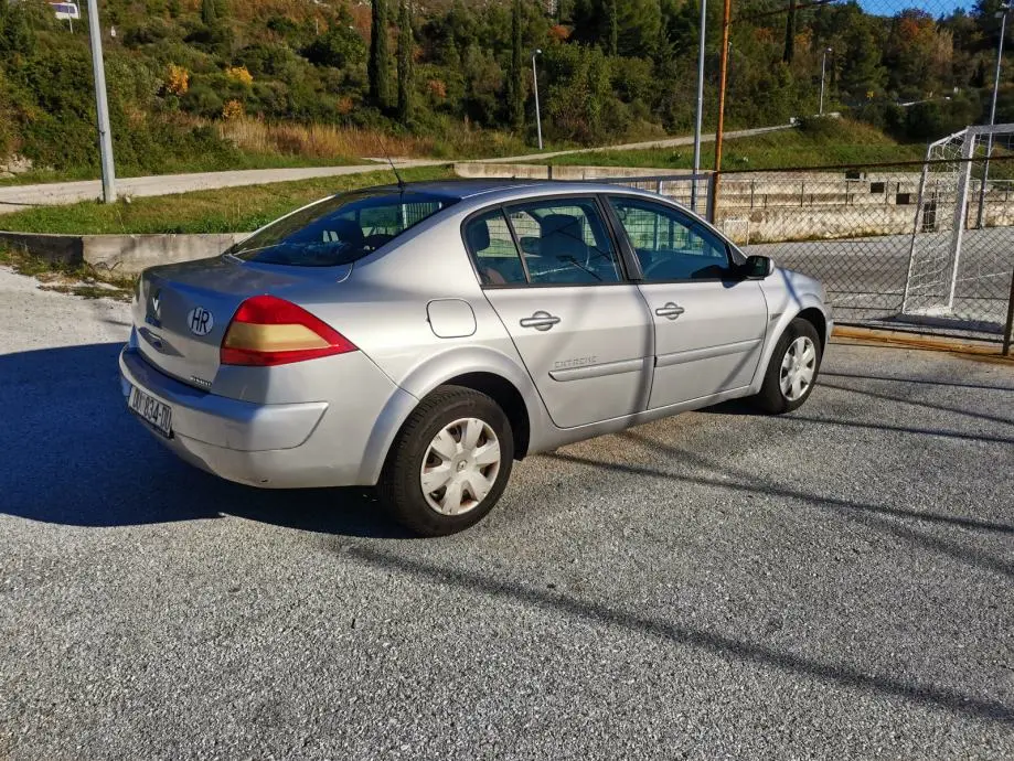 Renault Megane Megane Sedan 1.6 16V Privilege Plus 5