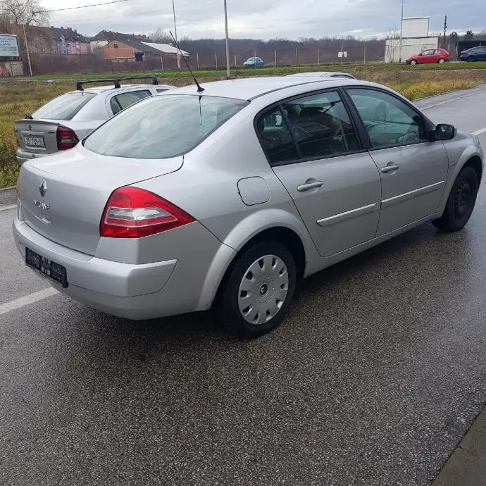 Renault Megane Megane Sedan 1.6 16V Privilege Plus 3