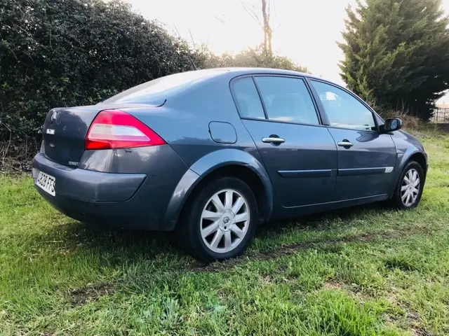 Renault Megane Megane Sedan 1.8 16V Dyanamique 5