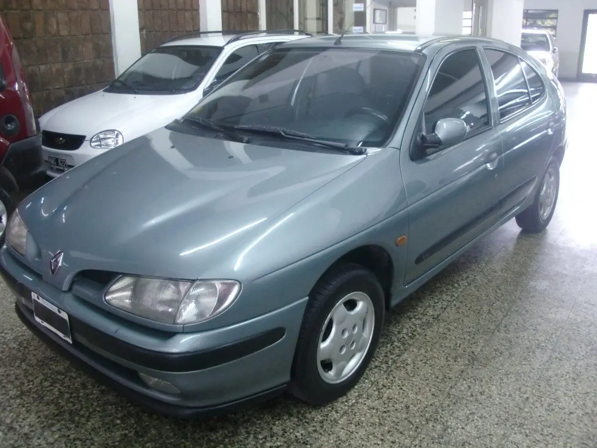 Renault Megane Megane Sedan 2.0 RXE 1
