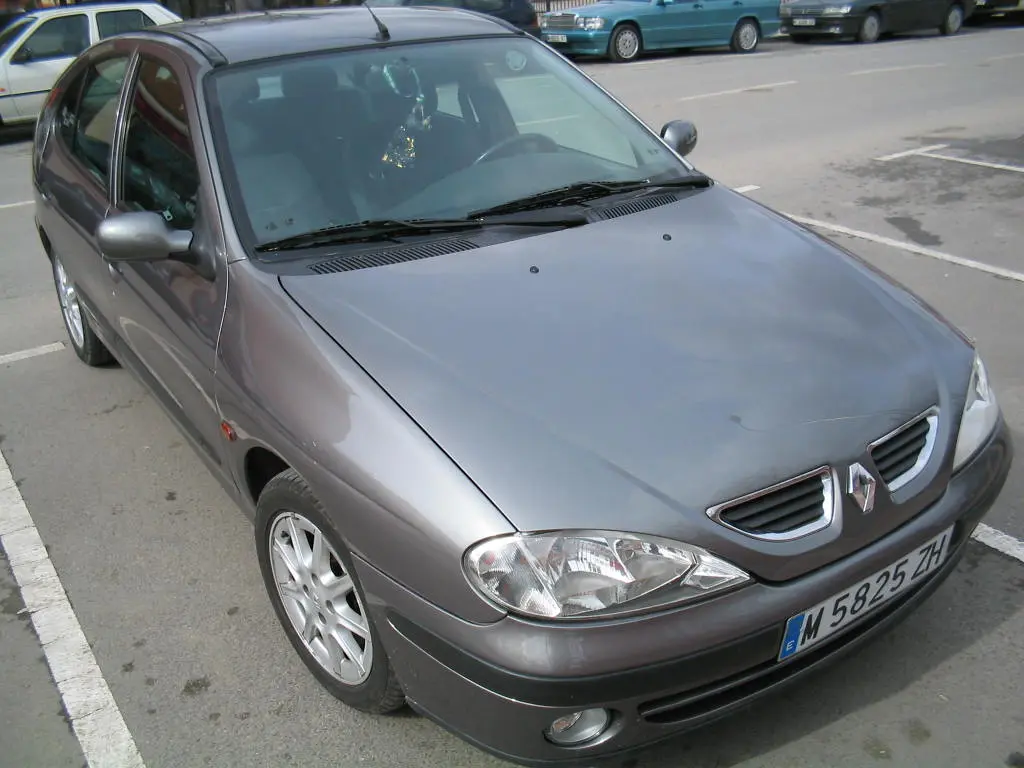 Renault Megane Megane Sedan 2.0 RXE 3