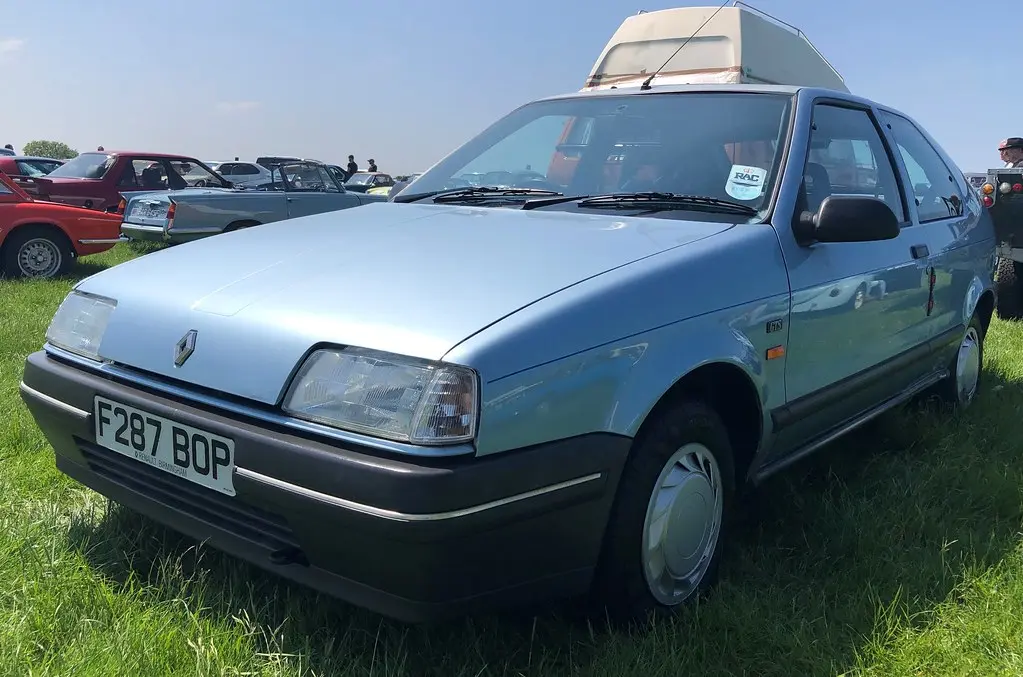 Renault  R19 1.7 GTS 2