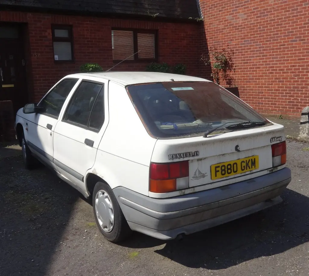 Renault  R19 1.7 GTS 3