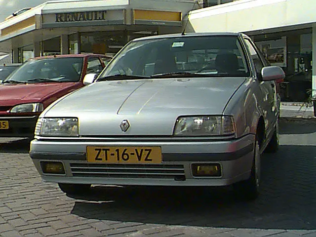 Renault  R19 1.7 GTS 6