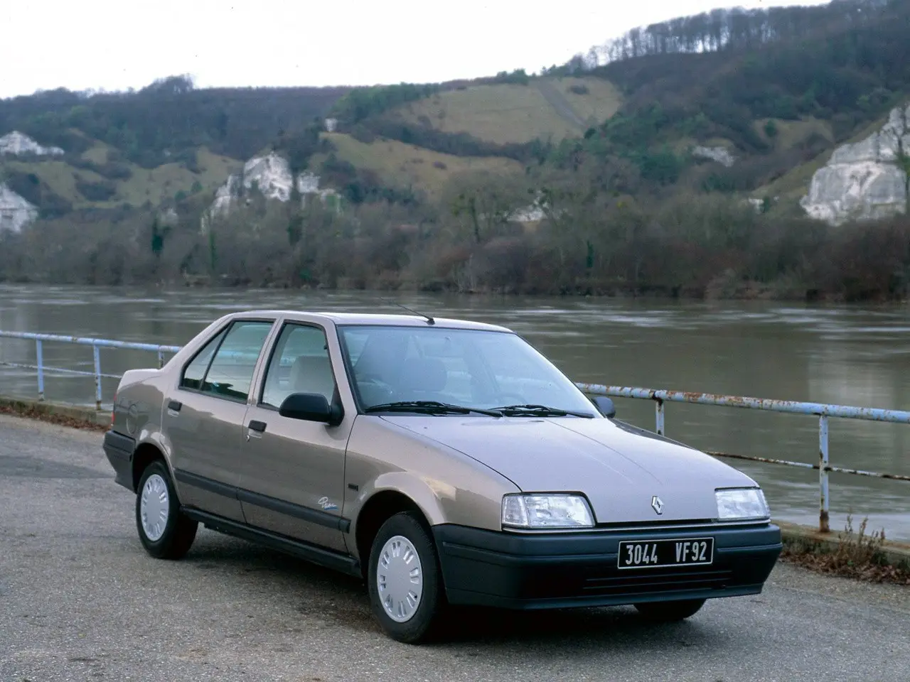 Renault  R19 Europa 1.6 Chamade 4