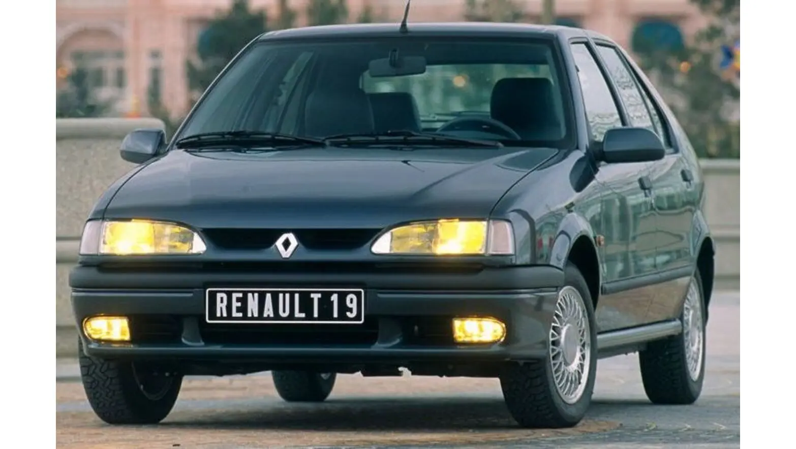 Renault  R19 Europa 1.8i RT 2