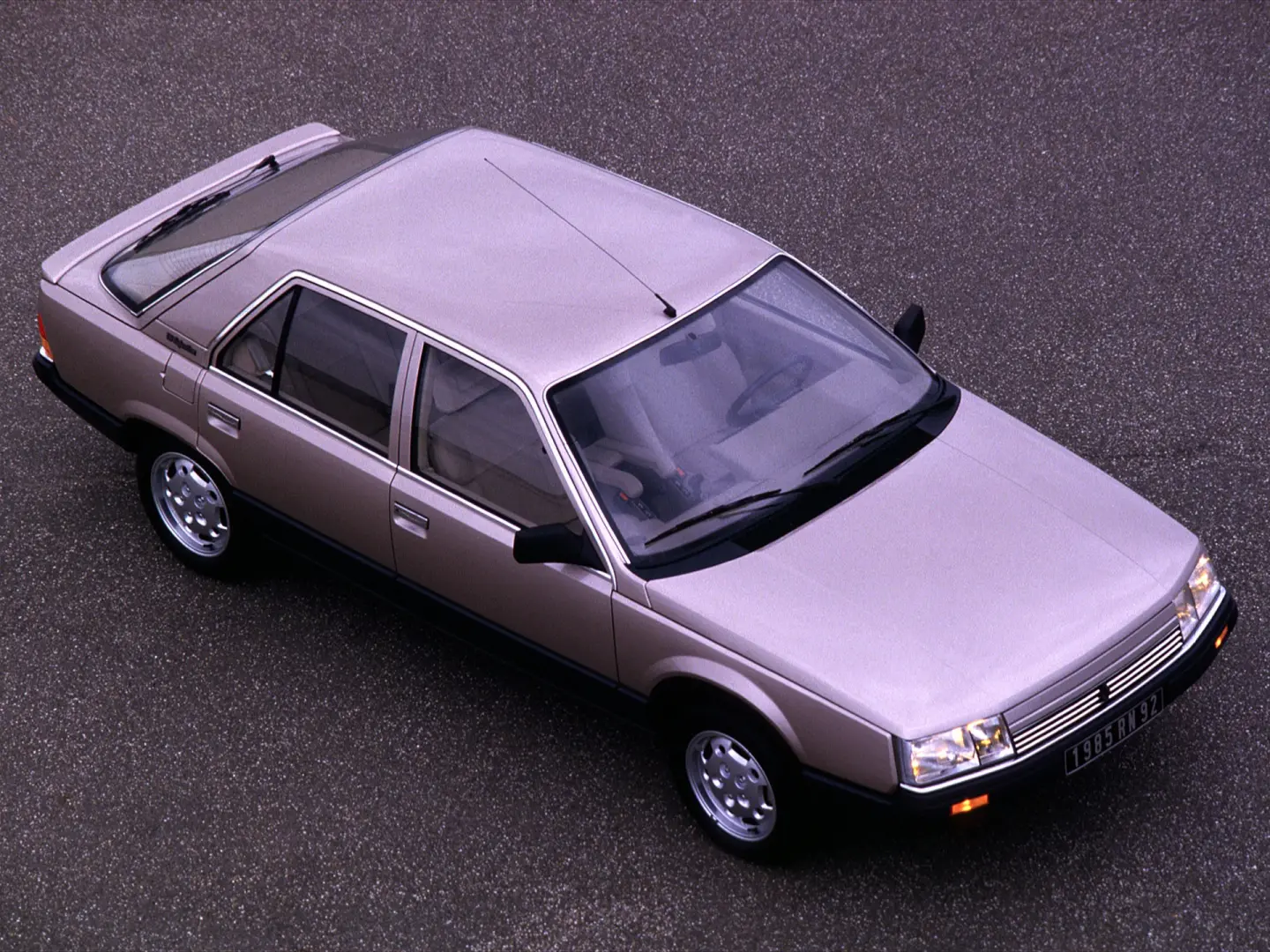 Renault  R25 2.2 GTX 6