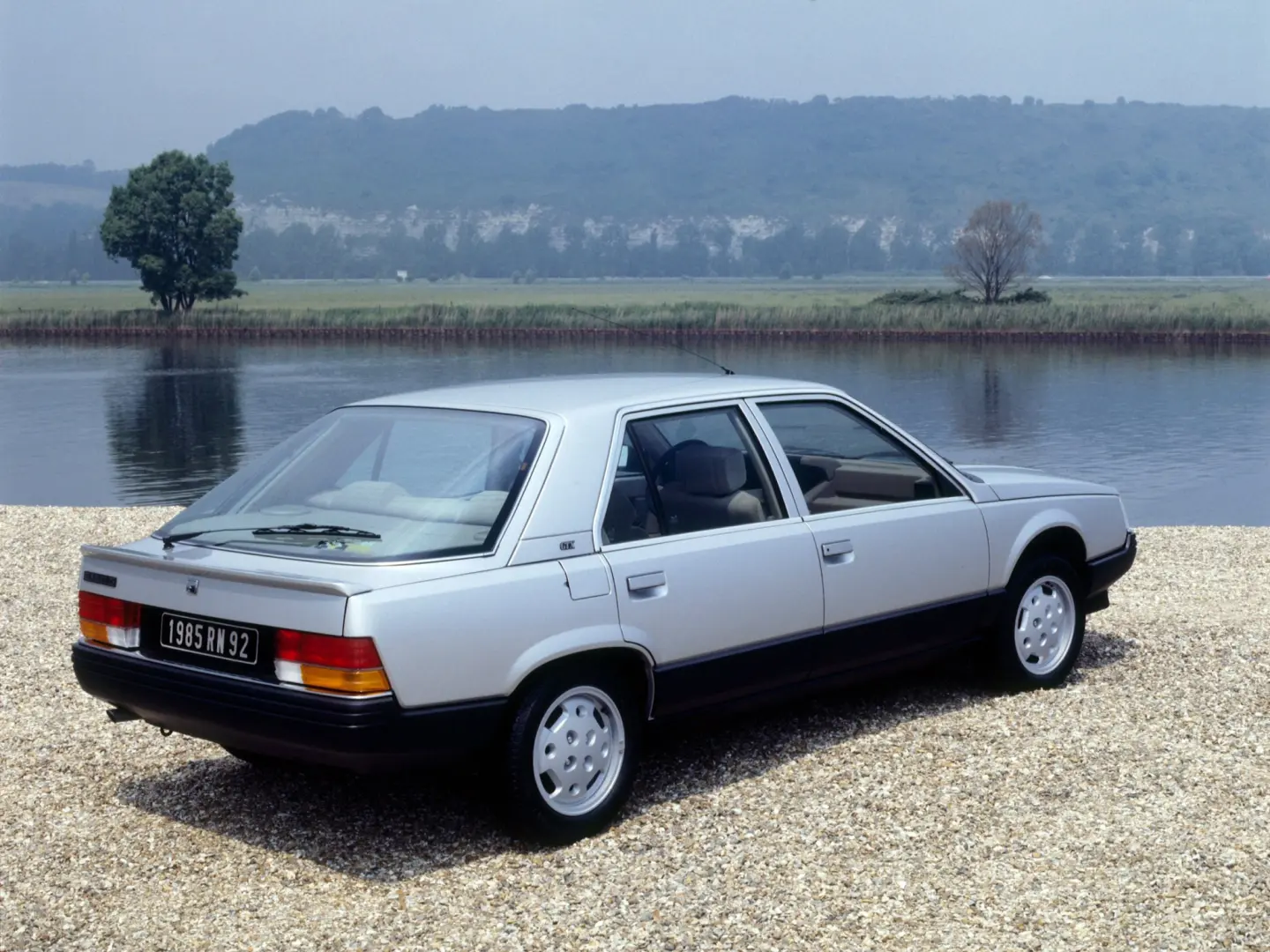 Renault  R25 2.2 GTX 5
