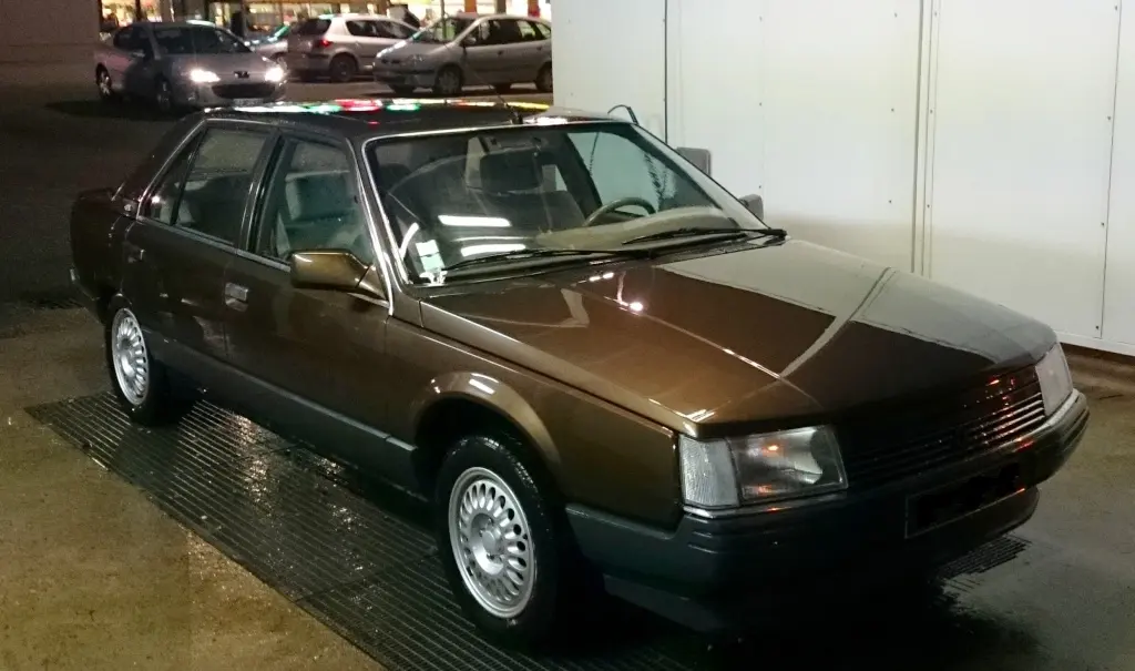 Renault  R25 2.2 GTX 3