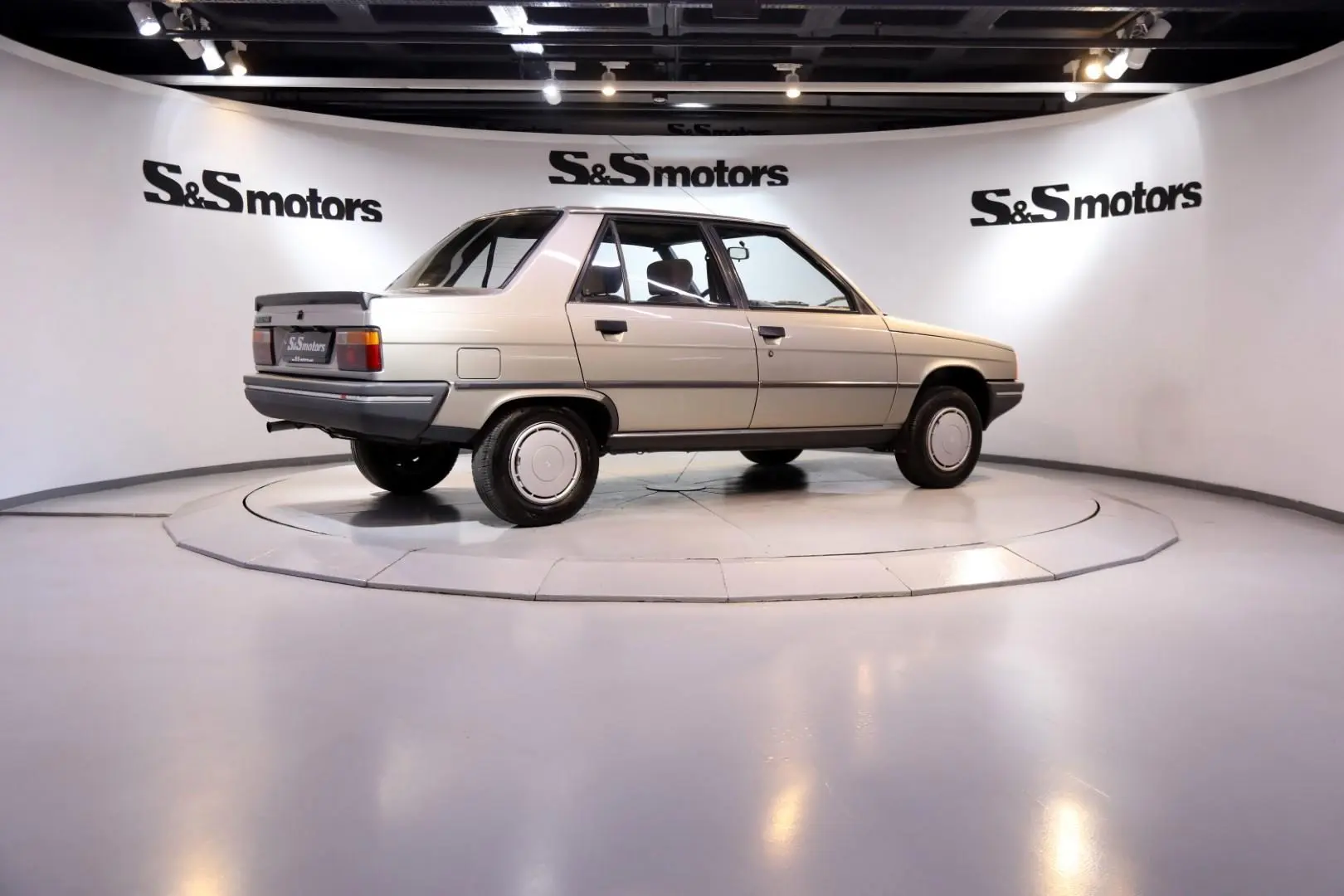 Renault  R9 1.4 GTL 3