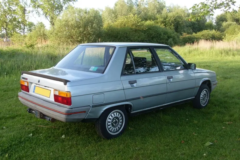 Renault  R9 1.4 GTS 2