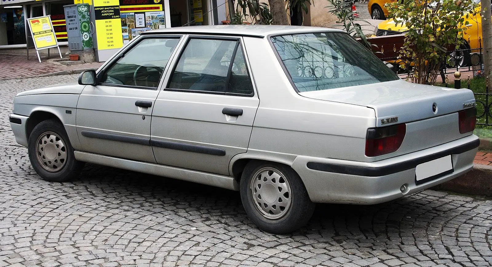 Renault  R9 Broadway 1.4 RN 0