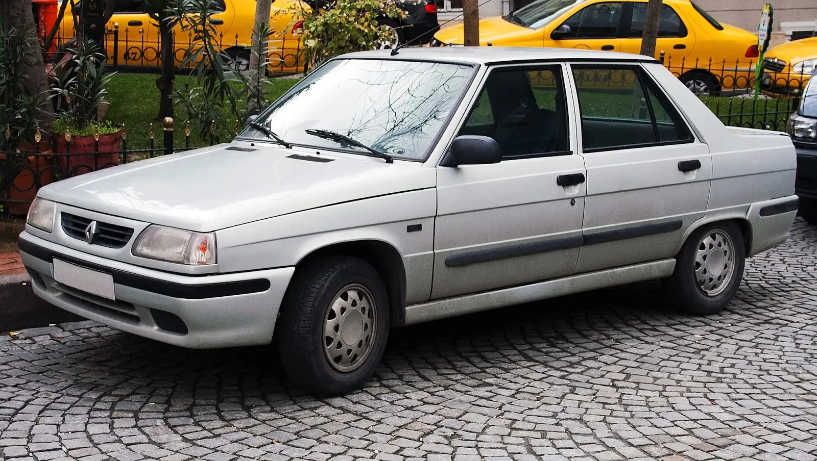 Renault  R9 Broadway 1.4 RN 1